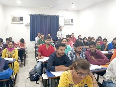 Teacher Providing Bank Coaching in Chandigarh